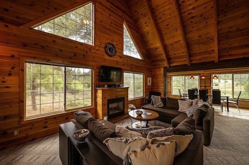 Gorgeous cabin getaway near Zion and Bryce Canyon National Park.