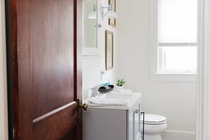 Unclassified image, 3 of 45, button