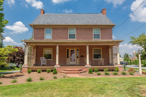 Modernized & Enchanting 1920s Gem