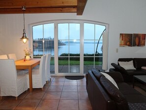 Unclassified image, 4 of 33, button - View of the lake - vacation home with a fantastic view (Sternberg)