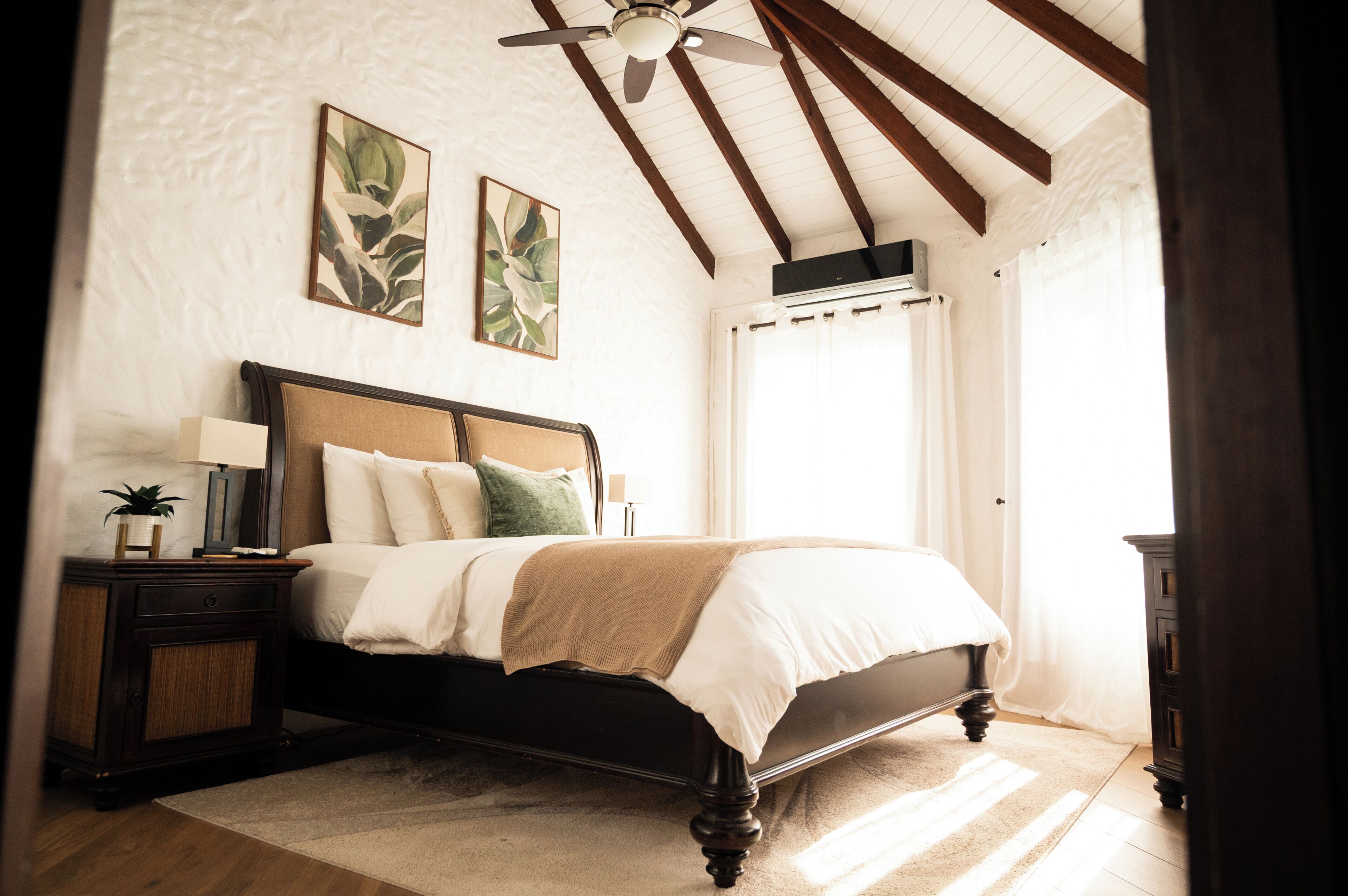 3 bedrooms, desk, iron/ironing board, free WiFi
