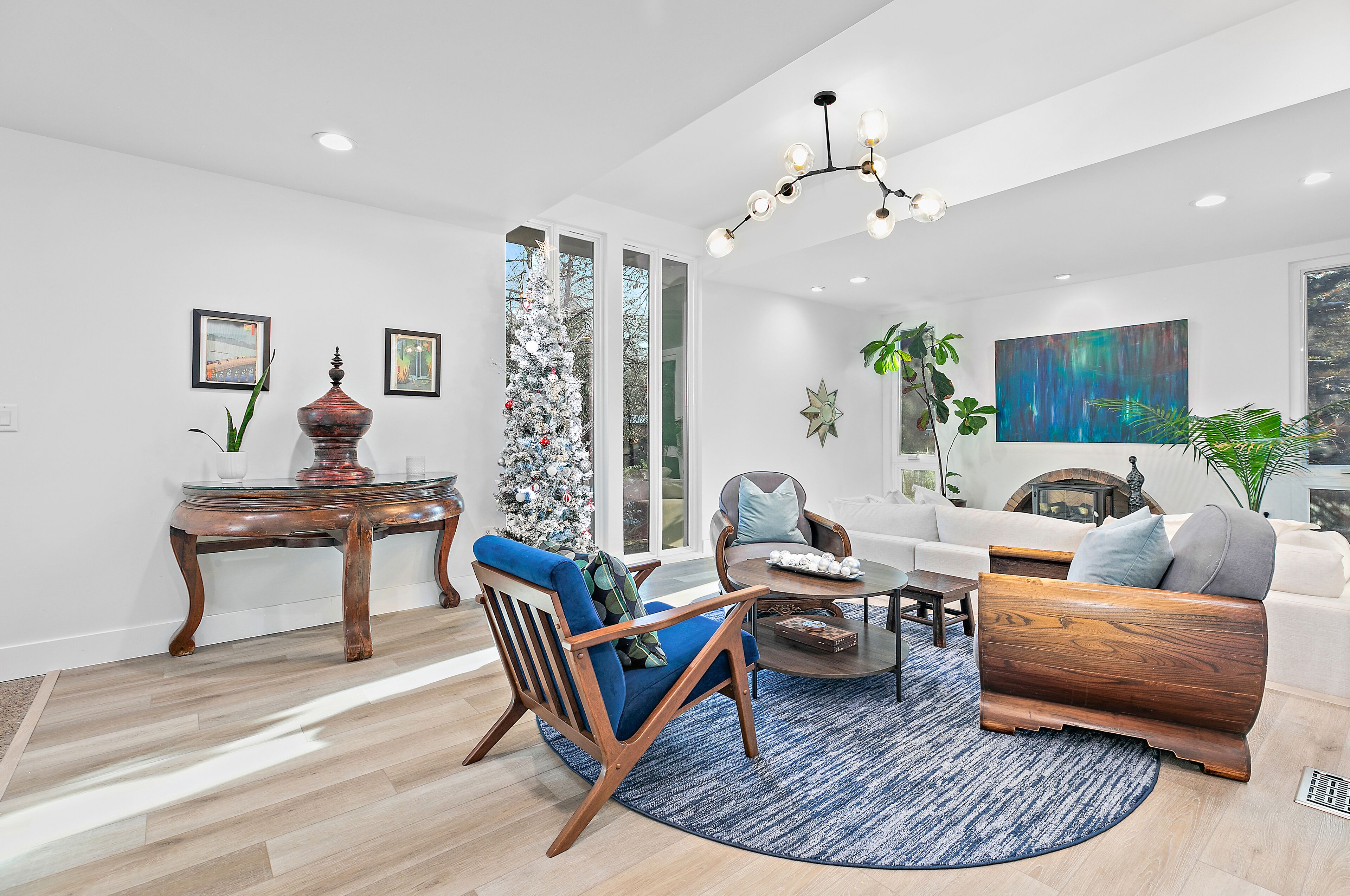 Gorgeous, Cozy, Eichler Inspired House. Min from 7 Ski Areas with Mountain View!
