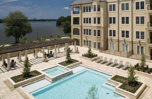 UUSI! Upea Executive Suite L. S.U. Lakes - helposti kävellä CAMPUS!