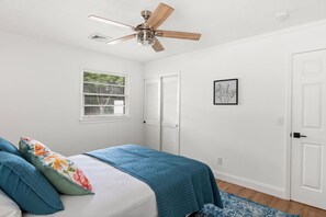 2 bedrooms, desk, iron/ironing board, travel crib