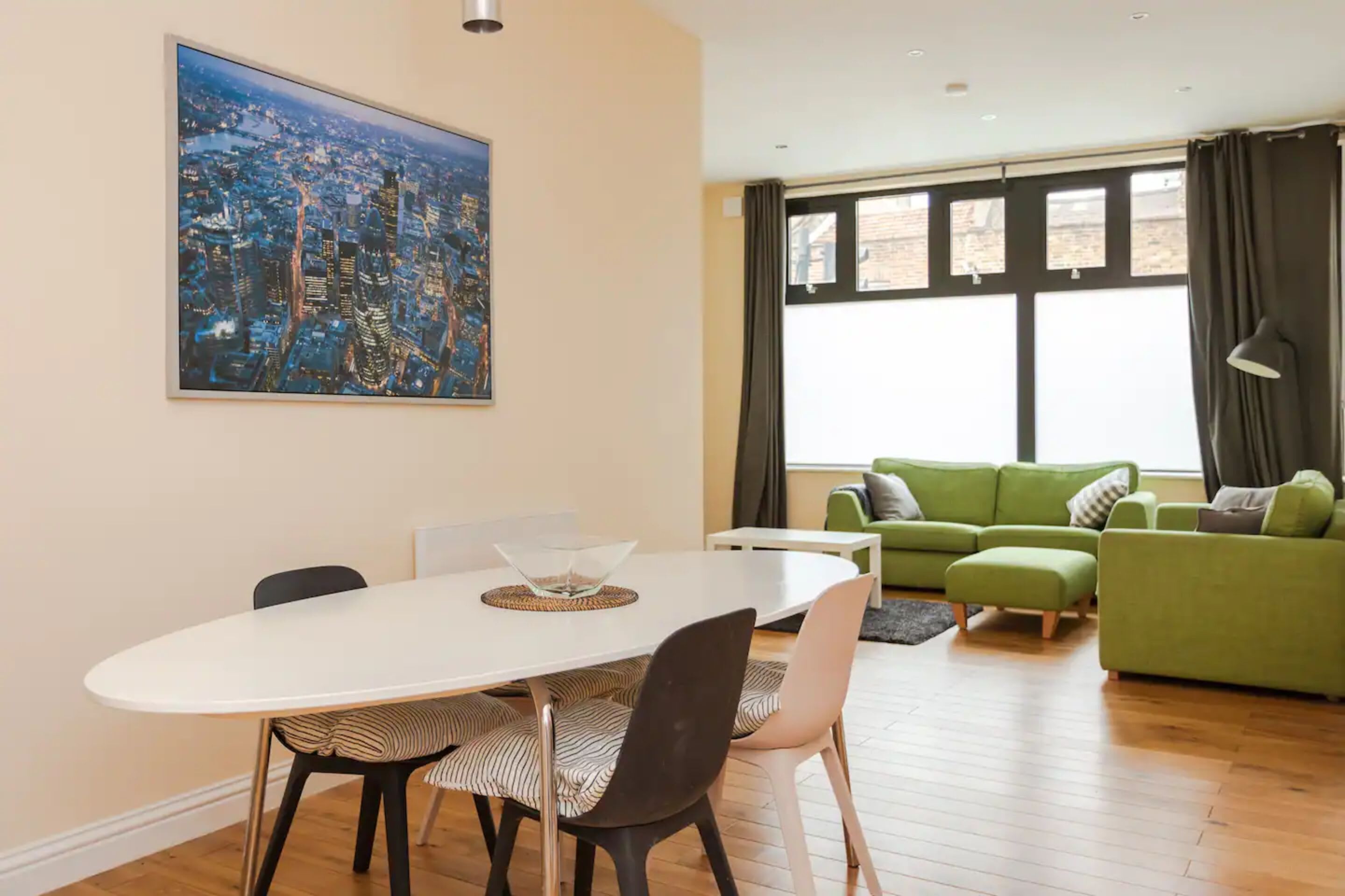 Basic Apartment, Multiple Beds | Living room