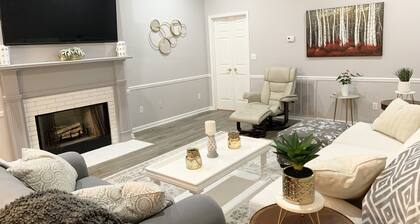 Updated Home on Creek *3 King Beds* 4 mi to UA