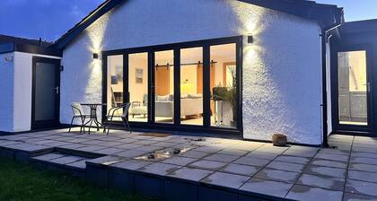 Stylish Modern Home With Parking, Enclosed Garden