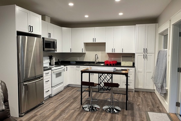 Frigorífic, microones, forn i placa de cuina