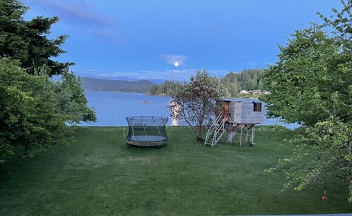 New 1 bedroom Sooke oceanfront guest suite 