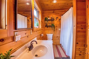 Ducha y bañera combinadas y toallas