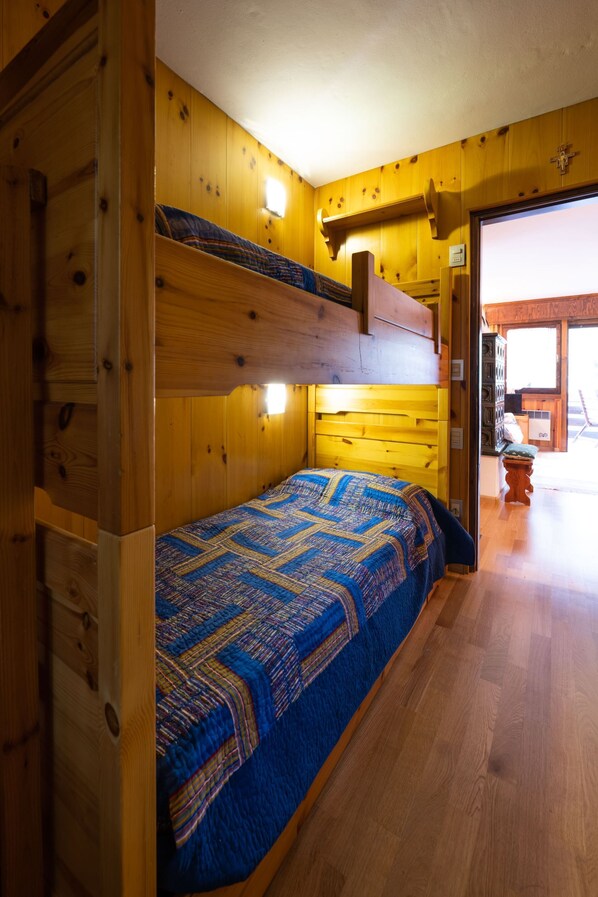 2 bedrooms