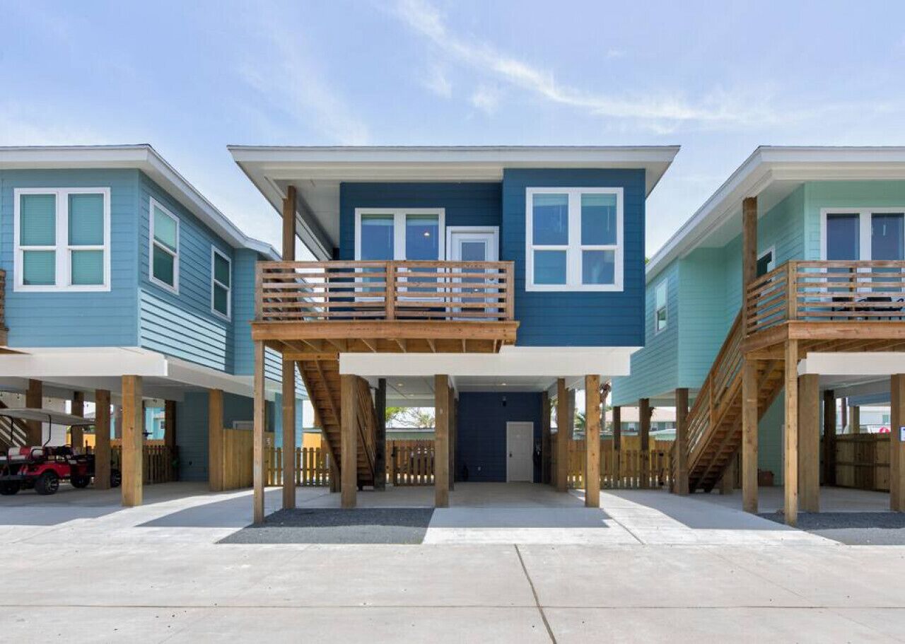 Private Heated Pool / 3BR / Modern Beach Bungalow / Walk 2 Beach