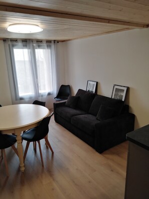 TV - Appartement T3 Neuf 6 Personnes (Font-Romeu-Odeillo-Via)