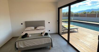 Maison Neuve de Standing, 350m2, 8 Chambres, 8sdb