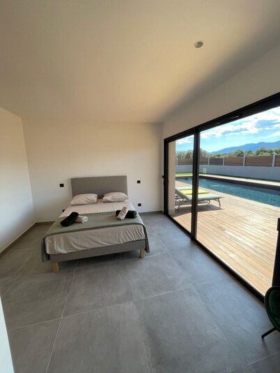 Maison Neuve de Standing, 350m2, 8 Chambres, 8sdb