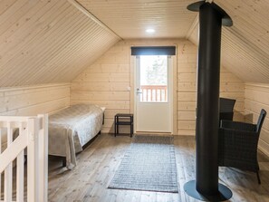 1 bedroom, travel crib, internet, wheelchair access