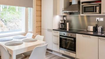 Geladeira, micro-ondas, lava-louças