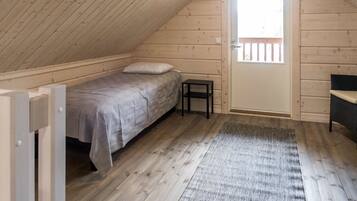 1 makuuhuone, vauvan matkasänky, internet