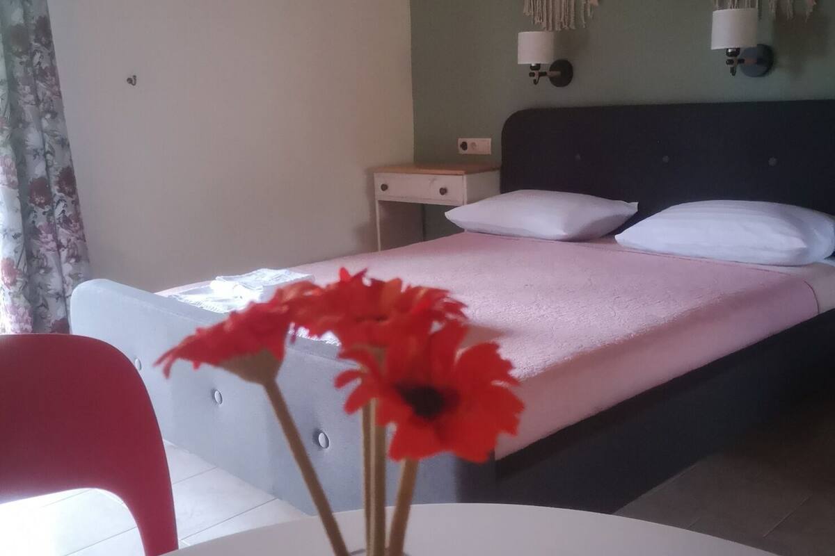 Traditional-Studio | Allergikerbettwaren, Betten mit Memory-Foam-Matratzen