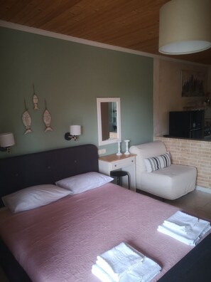 ทราดิชันนัลสตูดิโอ, ปลอดบุหรี่, วิวทะเล | เครื่องนอนป้องกันสารก่อภูมิแพ้, เตียงเมมโมรีโฟม, ตกแต่งพิเศษโดยเฉพาะ