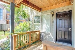 Property grounds - Blue Mountain Luxury Studio - Crave TV (The Blue Mountains)