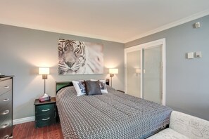 Iron/ironing board, WiFi, bed sheets