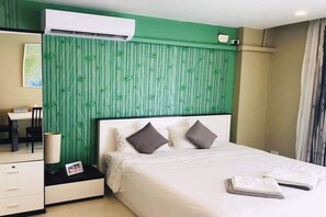 1 bedroom, desk, free WiFi, bed sheets