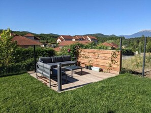 Terrace/patio - Comfortable family home in the mountains, near lake and resorts (La Rochette)