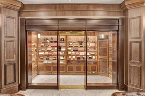 المنشأة من الداخل