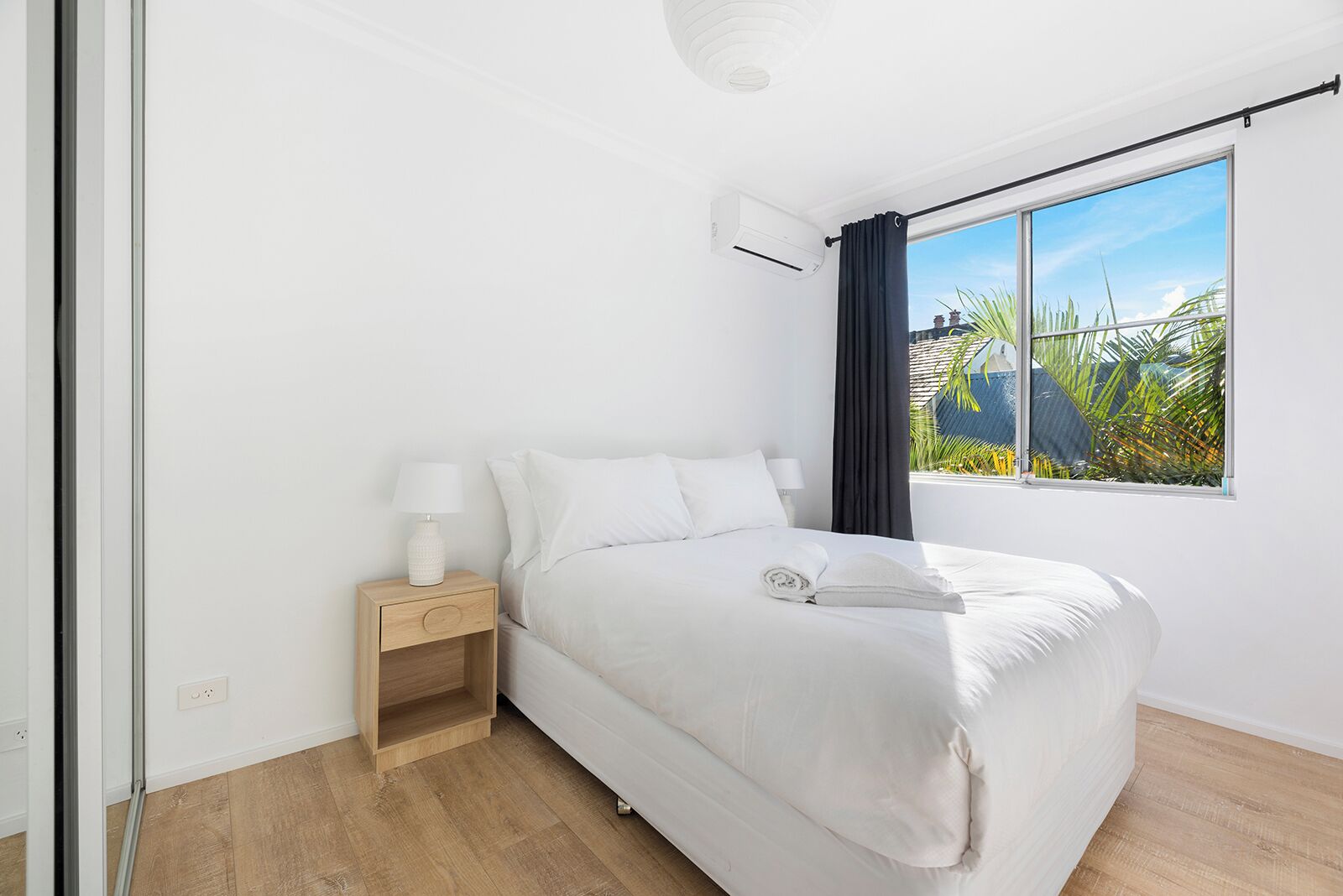 Paw-friendly 2br Bondi Pad With Parking, Great Location - Coogee