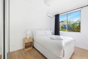 2 bedrooms, iron/ironing board, WiFi, bed sheets