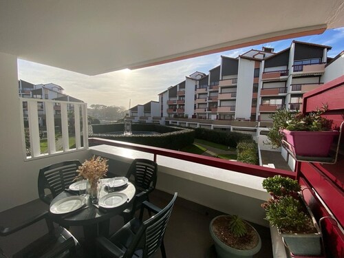 Cozy Apartment with Pool, Terrace & Parking near Capbreton Port