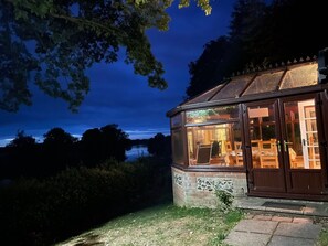 Exterior - Riverside cottage in idyllic location with private mooring.Great for fishing! (Norwich)