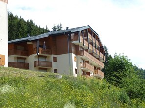 Exterior - Spacious 3-room apartment with balcony, parking and mountain corner (Le Biot)