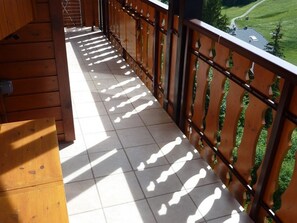 Property grounds - Spacious 3-room apartment with balcony, parking and mountain corner (Le Biot)
