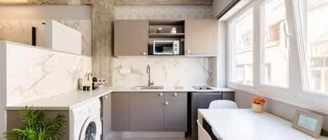 Fridge, microwave, coffee/tea maker, electric kettle