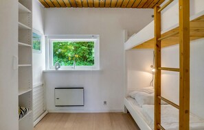 2 bedrooms, free WiFi