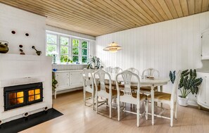 Dining - Amazing home in Børkop with WiFi (Børkop)