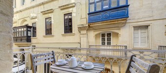 Tritoni harbour suites