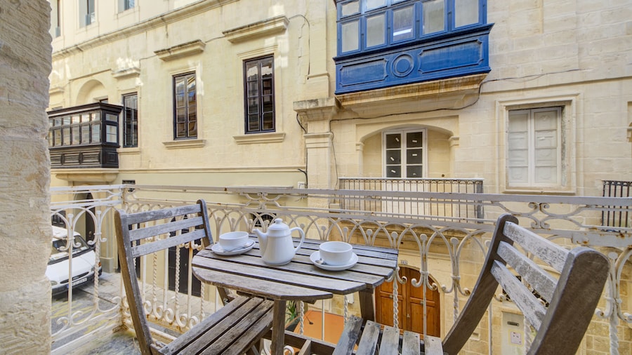 Tritoni harbour suites