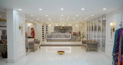 Pearl Courtyard