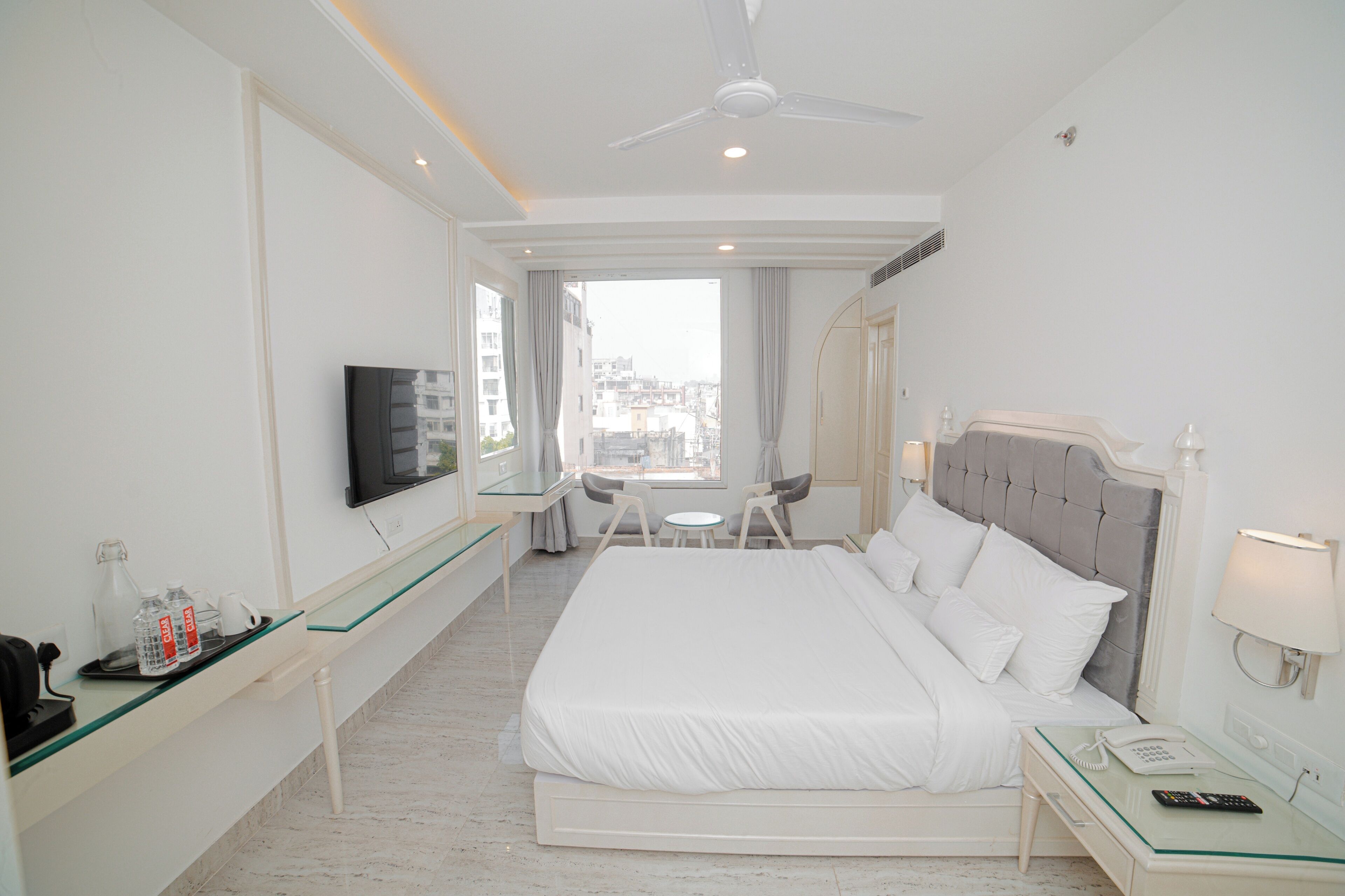 Caja de seguridad en la habitación y sistema de insonorización 