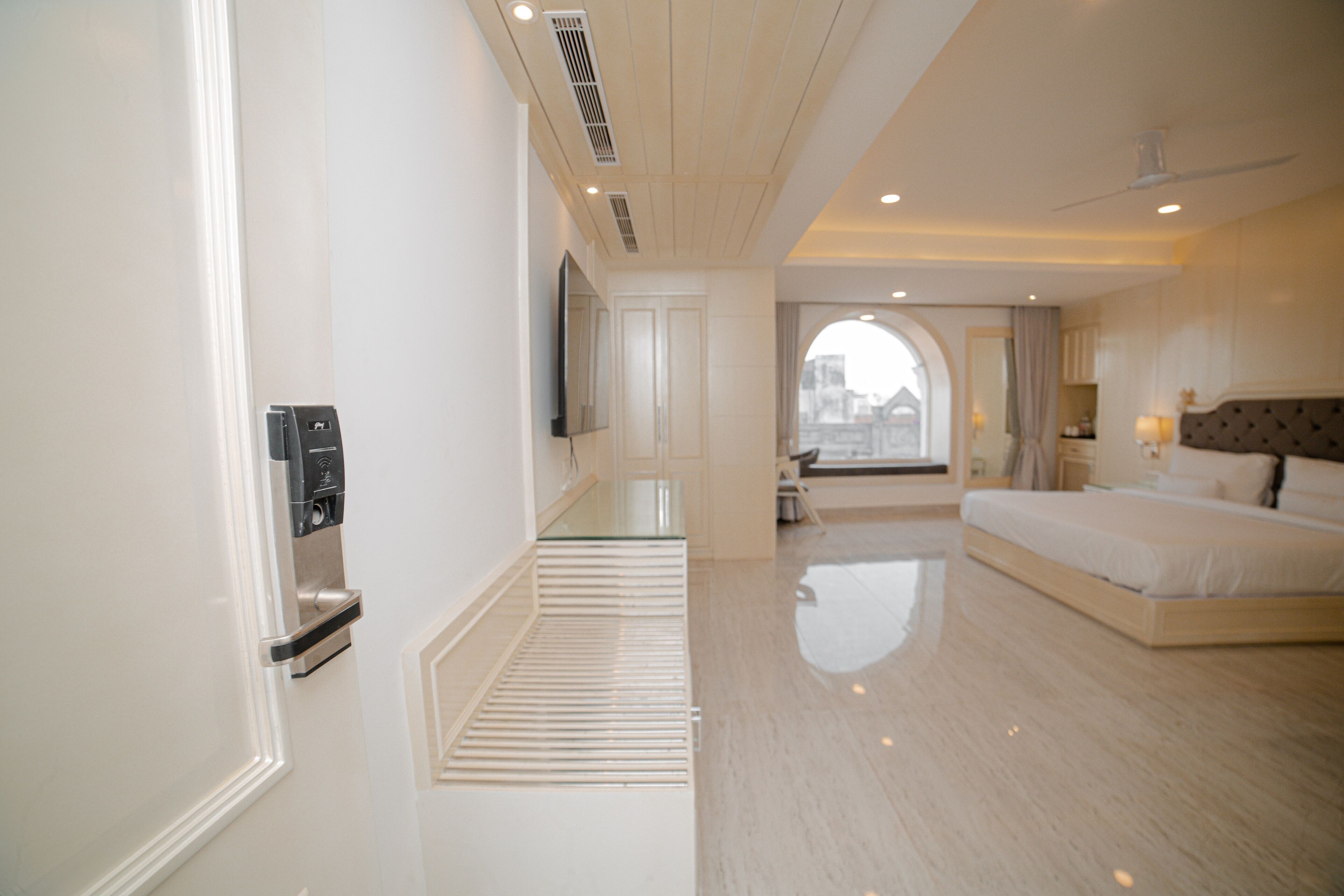 junior studio suite | 1 bedroom, in-room safe, soundproofing, iron/ironing board