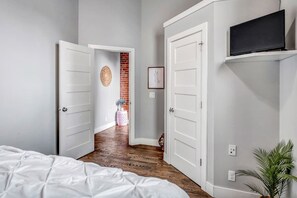 4 chambres, fer et planche à repasser, Wi-Fi, draps fournis
