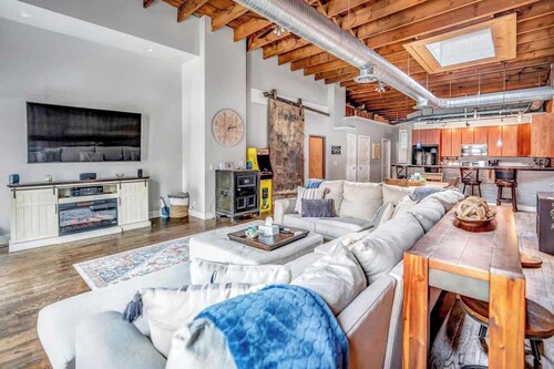 Spacious 4 Bedroom Downtown La Crosse