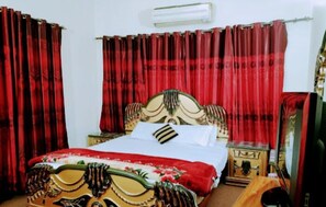 Standard Double Room | 1 bedroom, iron/ironing board, free WiFi