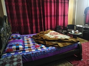 Standard Double Room | 1 bedroom, iron/ironing board, free WiFi