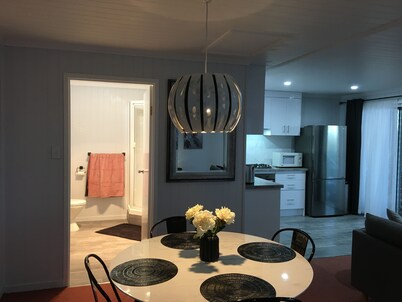Beautiful studio overlooking great dividing range