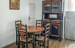 Dining - Beautiful apartment in Pradelles with WiFi (Pradelles)