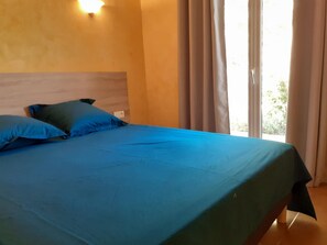 2 Schlafzimmer, Bügeleisen/Bügelbrett, Reisekinderbett, kostenloses WLAN